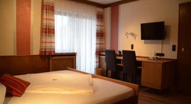 Standart çift kişilik oda Königsteiner Hof