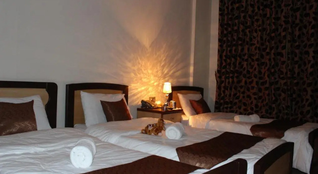 Трёхместный номер Standard Arab Tower Hotel