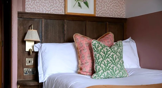 Номер Standard Worplesdon Place Hotel
