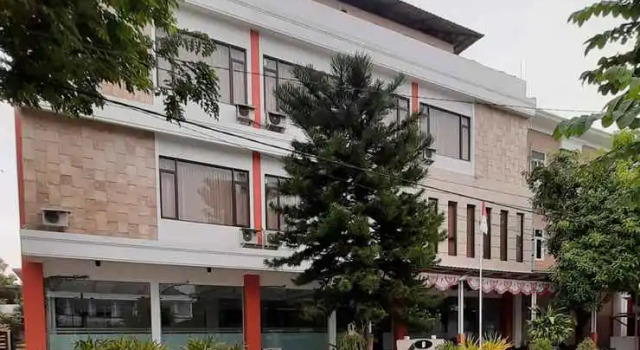 Hotel Prasasti Pacitan, Buchen Sie Hotel Pacitan Jawa Timur