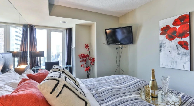 Downtown Studio in Dundas Square