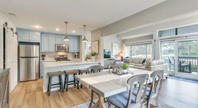 Апартаменты Walk to Community Beach: Coastal Carolina Condo