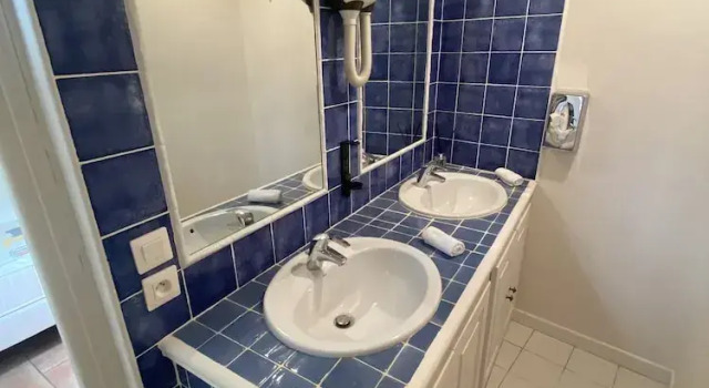 Номер Comfort Hôtel lArena