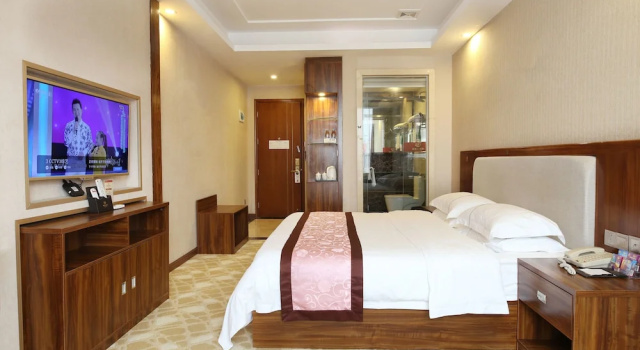 Двухместный номер Deluxe Echarm Hotel Guangzhou Baiyun Station Hebian Metro Station