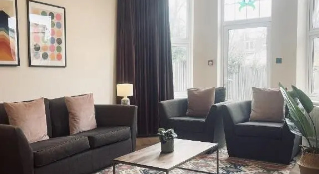 Апартаменты Цокольный этаж c 1 комнатой Glenlyn Apartments
