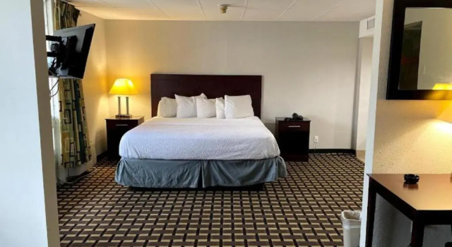 Люкс Days Inn by Wyndham Fort Wright Cincinnati Area