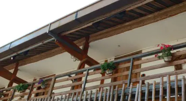 Fanjingshan Fanqi Courtyard Homestay (Zhaisha Dong Village), Rezerwuj Hotel Hotele w Guizhou z parkingiem, Parking