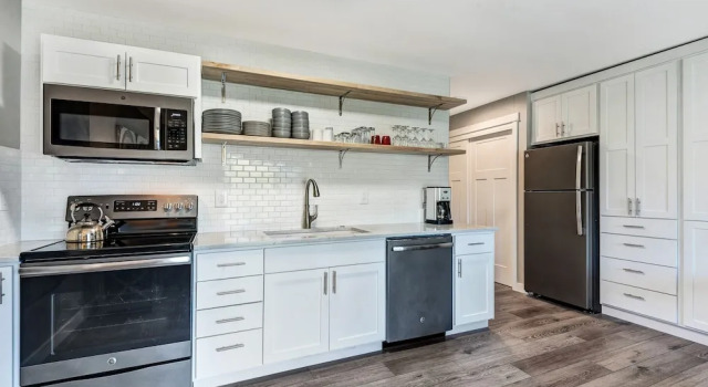 Студия Deluxe Bend Riverside Rentals