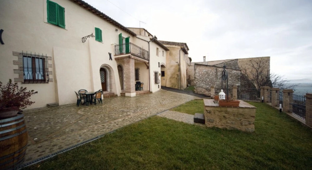 Appartamenti Alvavista, Varaa Hotelli Trevi Umbria