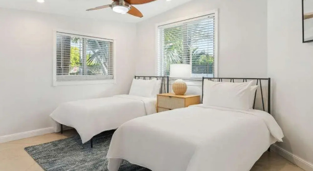 Kasa Las Palmas Pompano Beach, Rezerwuj Hotel Hotele w Broward County z parkingiem, Parking