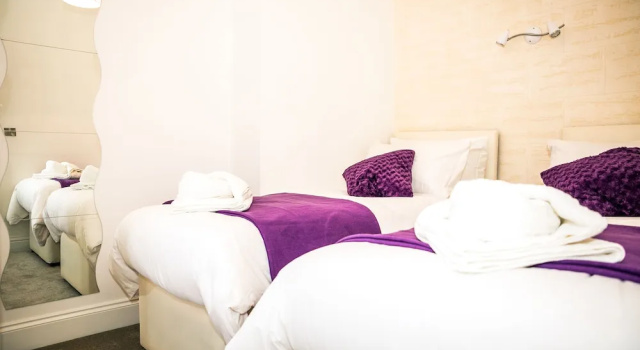 Апартаменты с 3 комнатами Flat 2, Falcondale House 5 South Cliff