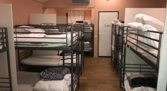 Кровать в общем номере без окна TRENDY Hostel