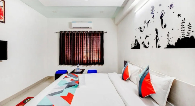 Номер Premium FabHotel Himanshi