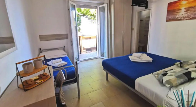 Трёхместный номер Standard с балконом Hotel Bellini