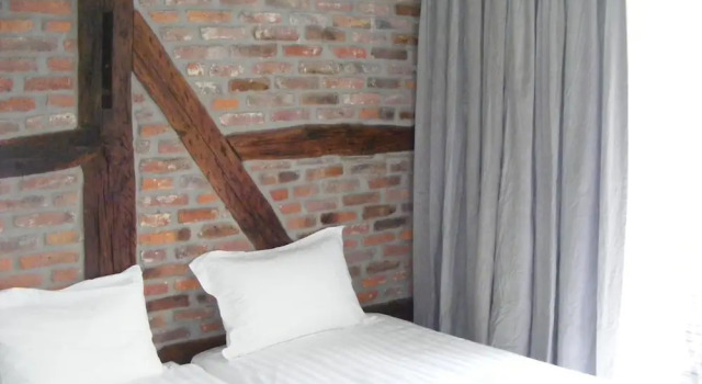 Amosa Liège City Centre Apart Gerardrie 23, Забронировать Отель Льеж Pays de Liège, рядом с Королевская опера Валлонии