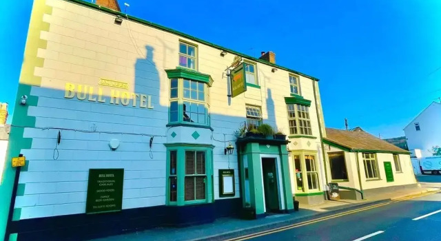 Bull Hotel, Забронировать Отель Абергейл Клоид, рядом с Гольф-клуб Abergele