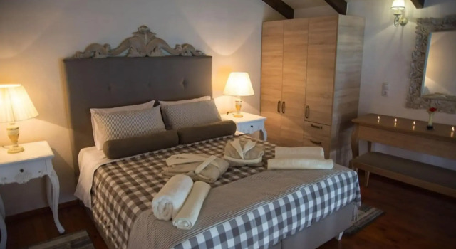 Porto Enetiko Suites