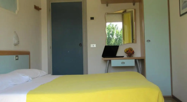 Двухместный номер Standard с балконом Hotel Etna - Hotel per Coppie e Famiglie con Parcheggio e Spiaggia