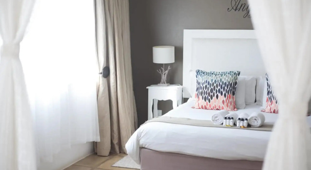 Caza Beach Guesthouse