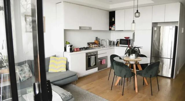 Cosy Apartment in Trendy Collingwood, Забронировать Апартаменты/квартира Коллингвуд Мельбурн
