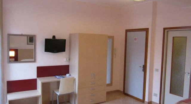 Albergo Riva, Prenota Hotel Leggiuno Lombardia
