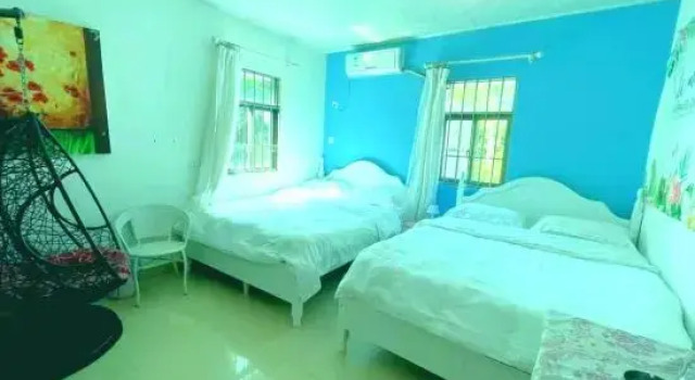 Люкс с балконом Penglai Hostel