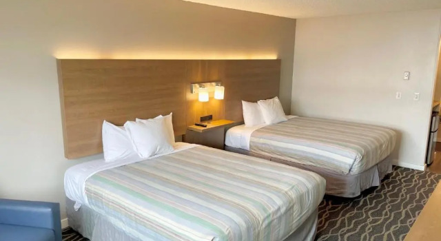 Четырёхместный номер Standard Dunes Motel Hillsboro