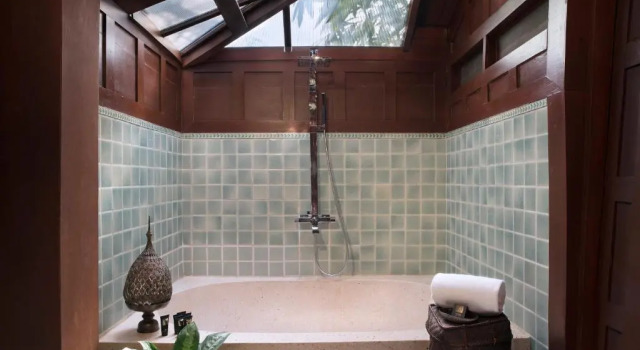 Люкс с видом на бассейн Chakrabongse Villas
