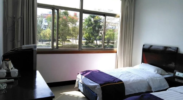 Jiu Hua Mountain Zhong Hua Ge Inn, Prenota Hotel Hotel a Chizhou con parcheggio, Parcheggio
