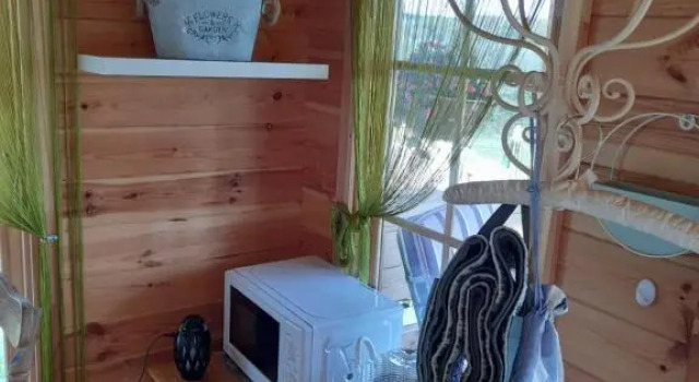 Log cabin retreat and luxury bell tent, Забронировать Отель Роулендс-Касл Западный Суссекс