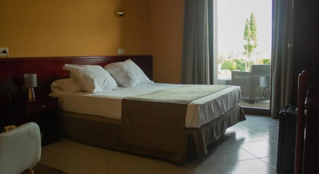 Hostal Rural Can Pau, Prenota Ostello Cantallops Alt Empordà