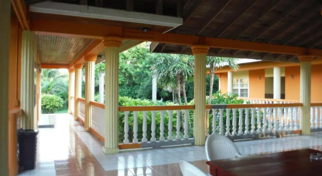 Трёхместный номер Standard Seagrape Plantation Resort & Dive Center
