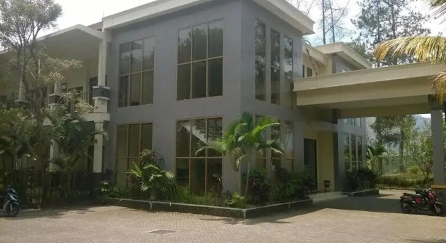 Taman Wisata Selorejo and Resort, Book Resort Hotels in East Java with a Pool, Swimming Pool