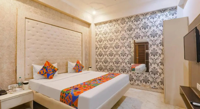 Номер Deluxe FabHotel Triveni