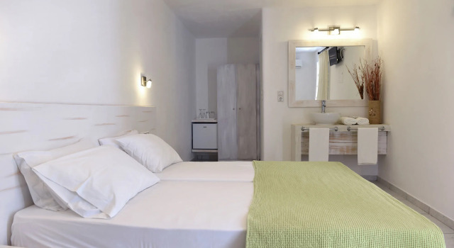 Porto Naoussa, Prenota Hotel Naoussa Paro