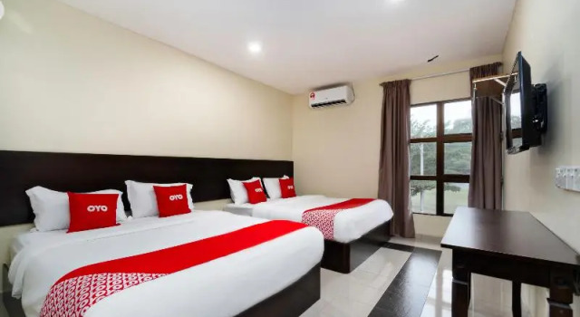 Люкс OYO 89960 Manjung Inn Hotel