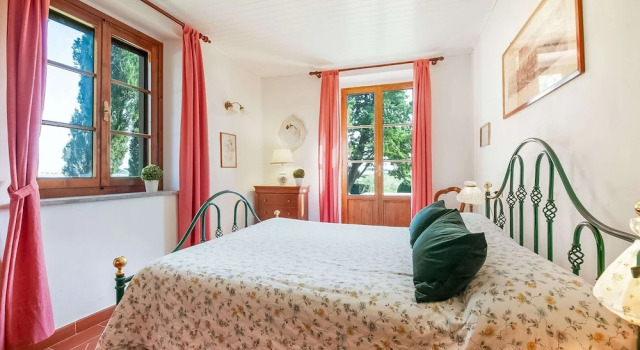 Splendid Holiday Home in Orciatico with Hot Tub & Pool, Book Apartment Orciatico 