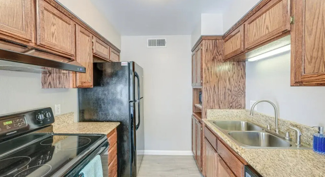 Апартаменты Cozy Fresno Condo w/ Balcony & Pool Access