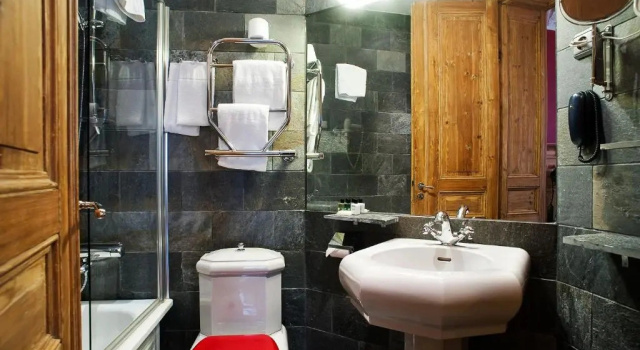 Четырёхместный полулюкс Hotel Hellsten