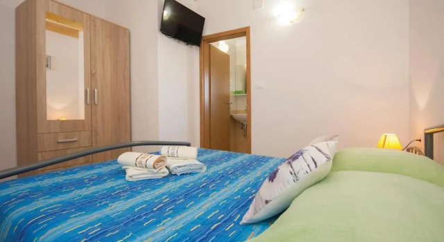 Awesome Home in Lozovac With Wifi and 3 Bedrooms, Boek Hotel Gradina Regio Split-Dalmatië