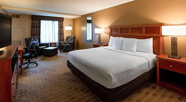 Номер Standard с видом на бассейн Wyndham Bloomington - Mall of America