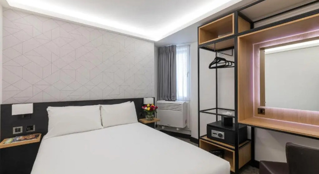 Двухместный номер Superior STG Hotel Oxford Street - formerly St Giles London Hotel