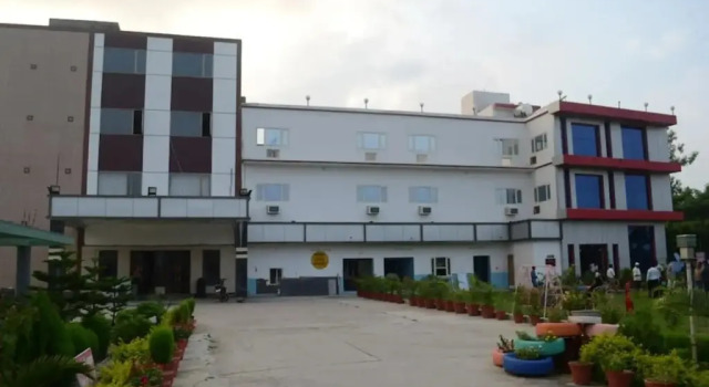 Leisure Resort, Забронировать Курортный отель Бахрайч штат Уттар-Прадеш