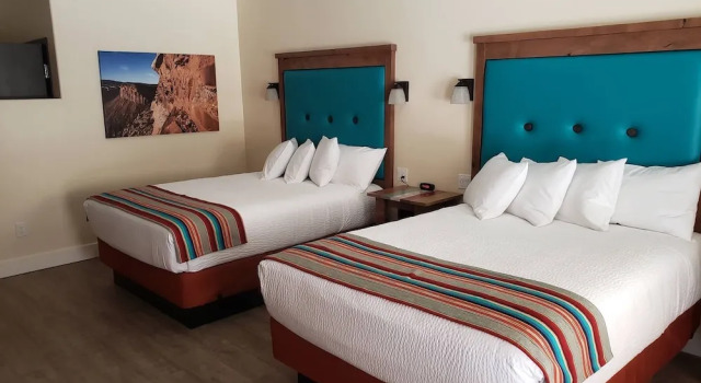 Четырёхместный номер Deluxe Bluff Dwellings Resort
