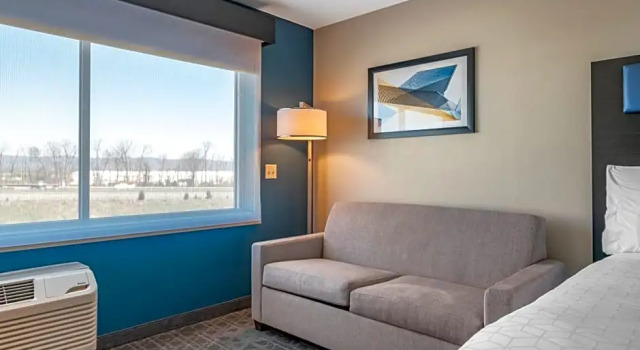 Люкс Holiday Inn Express & Suites Carlisle Southwest – I-81 by IHG