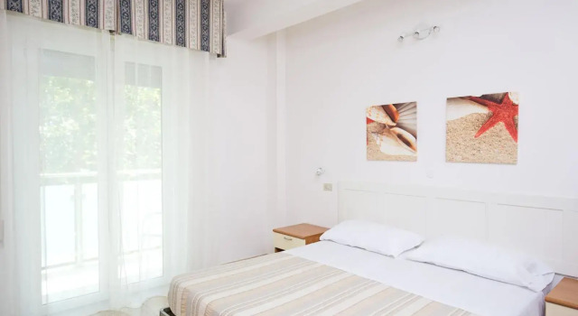 Hotel Helios, Забронировать Отель Отели Риччоне с парковкой, Парковка