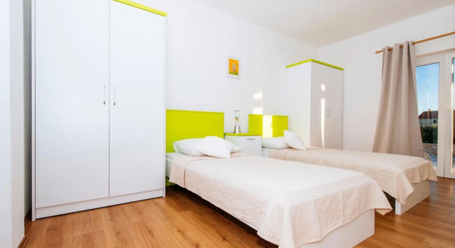 Charming holiday home with private swimming pool, big garden, 0,5km from the sea