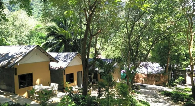 Бунгало Deluxe Tuk Tuk Guesthouse
