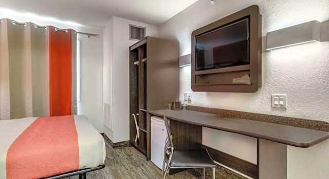 Номер Deluxe Motel 6-Saskatoon, SK