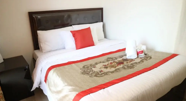 Студия Deluxe Sea Pearl Manila Suites